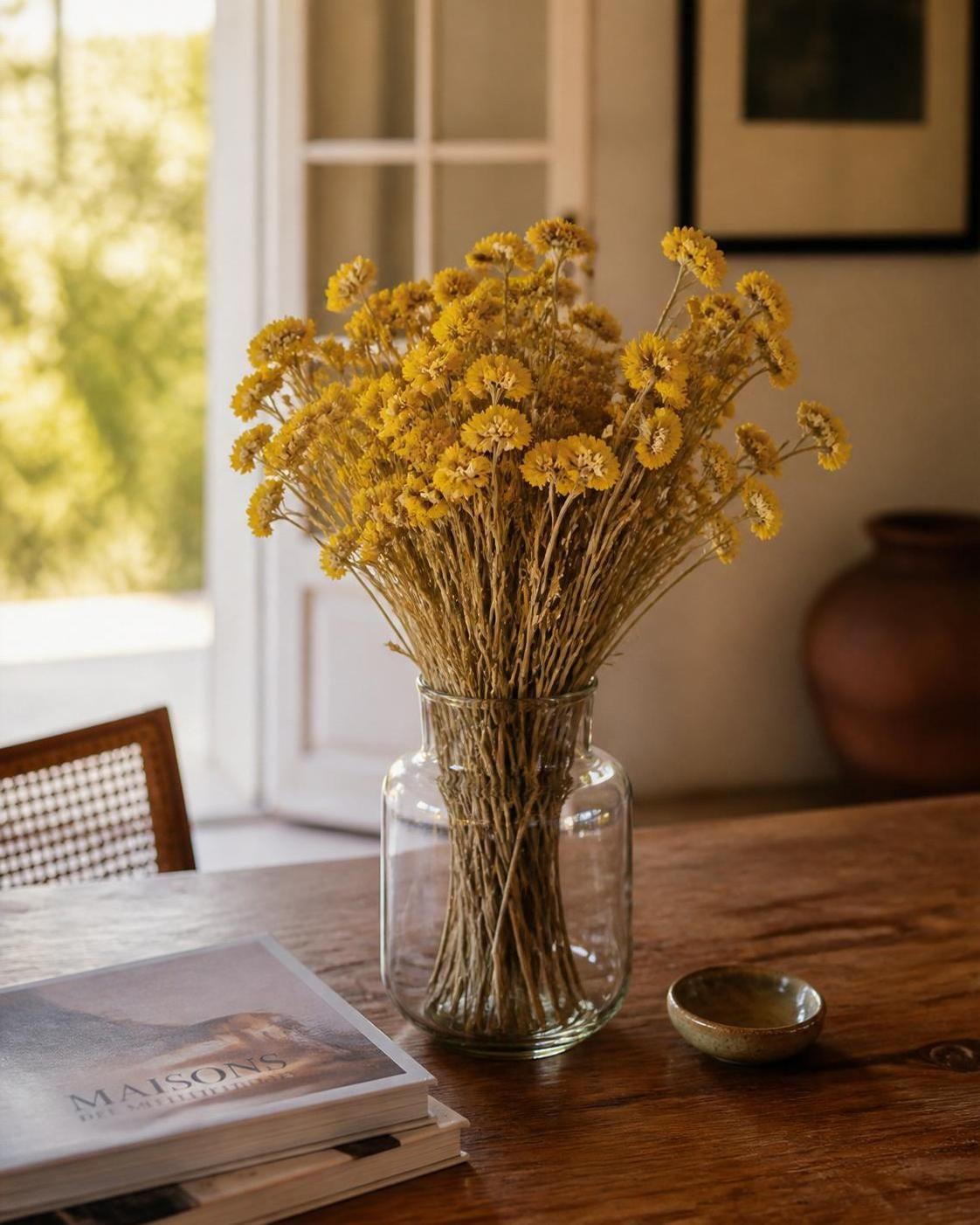 découvrez la signification de l’immortelle, fleur symbole d’éternité et de souvenirs durables, ainsi que ses diverses utilisations et bienfaits.